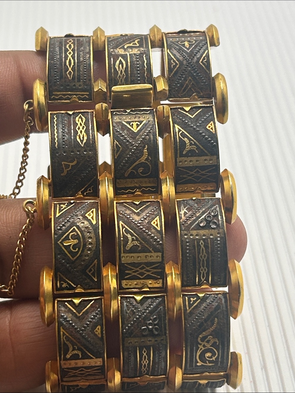 Vintage Damascene Gold and Black Etched Wide Link Bracelet - - Picture 7 of 9